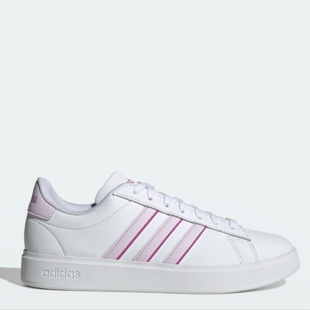 Adidas Women Shoe NWT